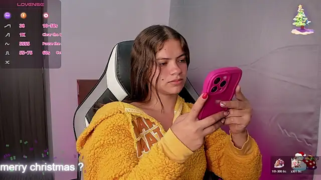 Snapshot of PaigeJayden chatting on 15, 12, 2025 PaigeJayden online show from 15, 12, 2025