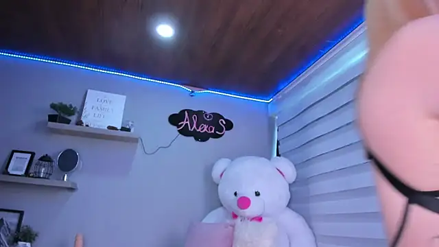 Alexasmith06 online show from 7, 1, 2025
