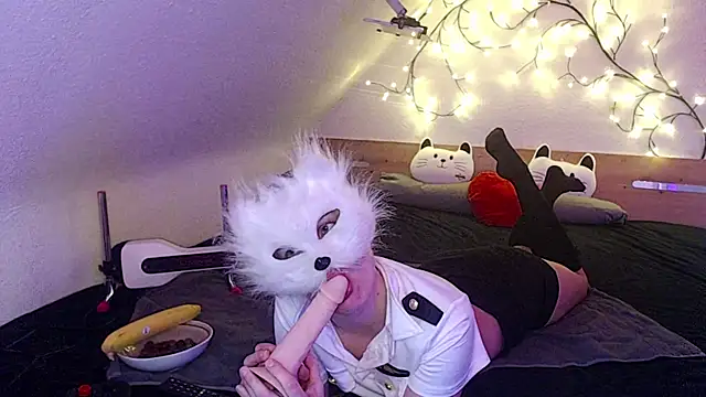 Snapshot of kleinelea123 chatting on 8, 3, 2025 kleinelea123 online show from 8, 3, 2025