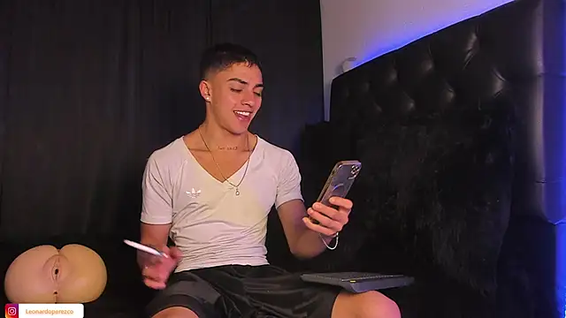 Snapshot of James1lee_ chatting on 15, 2, 2025 James1lee online show from 15, 2, 2025