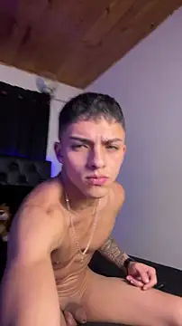 Snapshot of James1lee_ chatting on 31, 10, 2025 James1lee online show from 31, 10, 2025