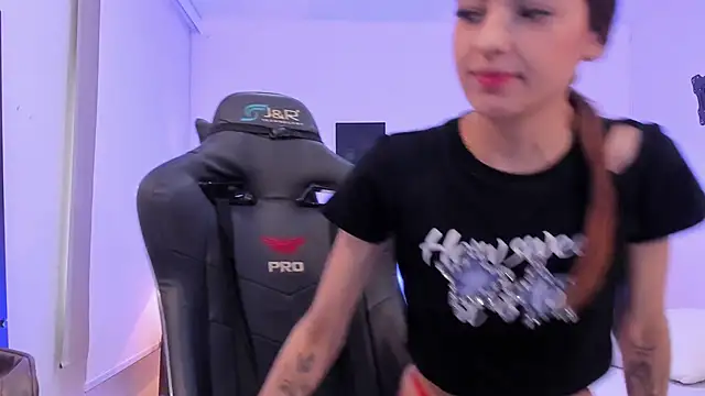 sofiarouge online show from 5, 11, 2025