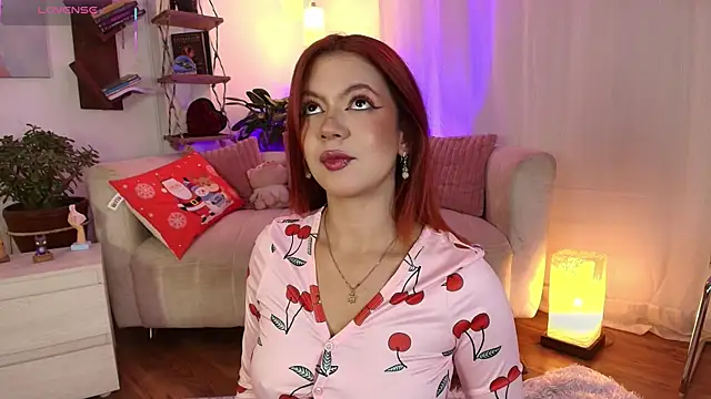 Snapshot of HANNAH_LOVEE chatting on 11, 11, 2025 HANNAH LOVEE online show from 11, 11, 2025