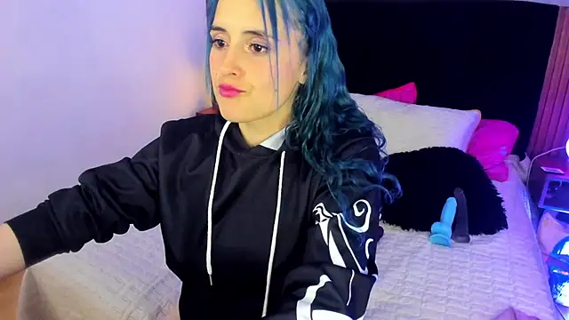 Snapshot of SophiIamilleer chatting on 17, 12, 2024 SophiIamilleer online show from 17, 12, 2024