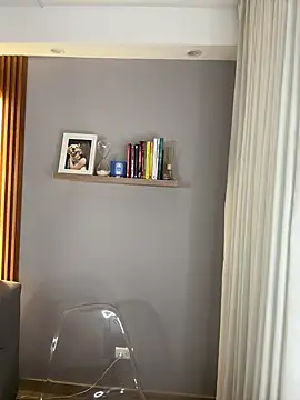 FridaKlein online show from 4, 3, 2025