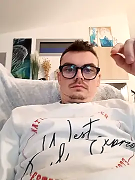 GLouglou19 online show from 9, 1, 2026