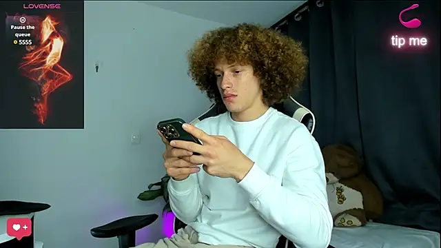 All3ssandr0 online show from 15, 3, 2025