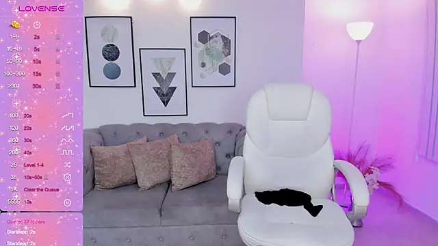 kendaall jenner  online show from 24, 12, 2024