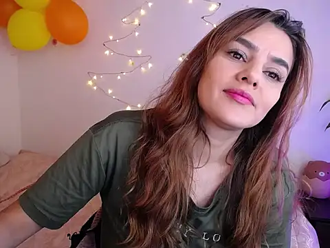 Snapshot of Lu_perez chatting on 26, 11, 2025 Lu perez online show from 26, 11, 2025