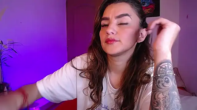 Snapshot of Lu_perez chatting on 5, 12, 2025 Lu perez online show from 5, 12, 2025