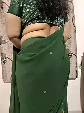 Snapshot of bhuvana555 chatting on 24, 12, 2024 bhuvana555 online show from 24, 12, 2024