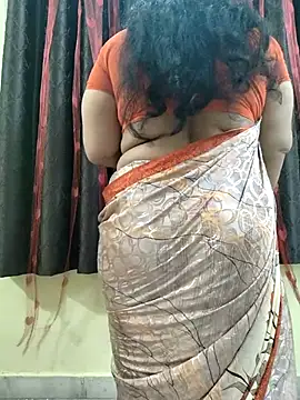 Snapshot of bhuvana555 chatting on 31, 10, 2025 bhuvana555 online show from 31, 10, 2025