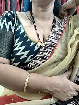 Snapshot of bhuvana555 chatting on 4, 11, 2025 bhuvana555 online show from 4, 11, 2025