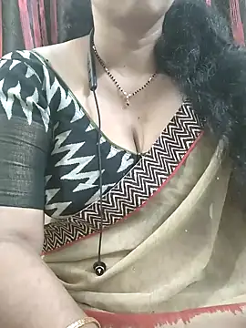 Snapshot of bhuvana555 chatting on 11, 11, 2025 bhuvana555 online show from 11, 11, 2025