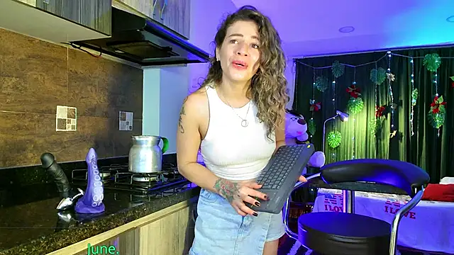 Snapshot of oriana_thomson2 chatting on 11, 1, 2025 oriana thomson2 online show from 11, 1, 2025