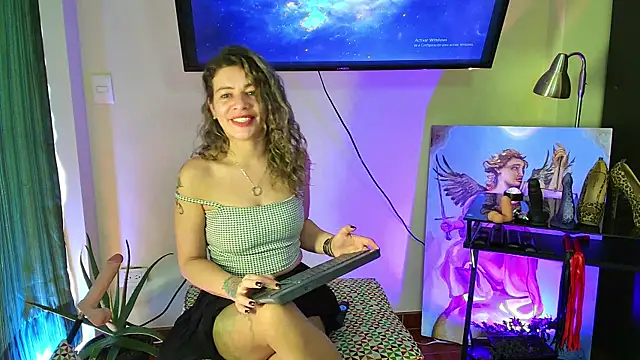 Snapshot of oriana_thomson2 chatting on 15, 1, 2025 oriana thomson2 online show from 15, 1, 2025