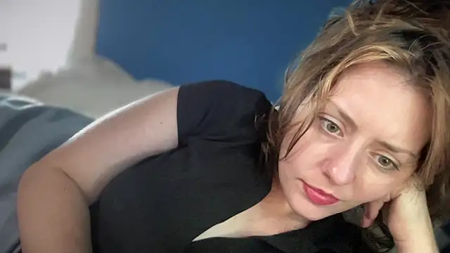 SkarlettRose96 online show from 17, 9, 2025