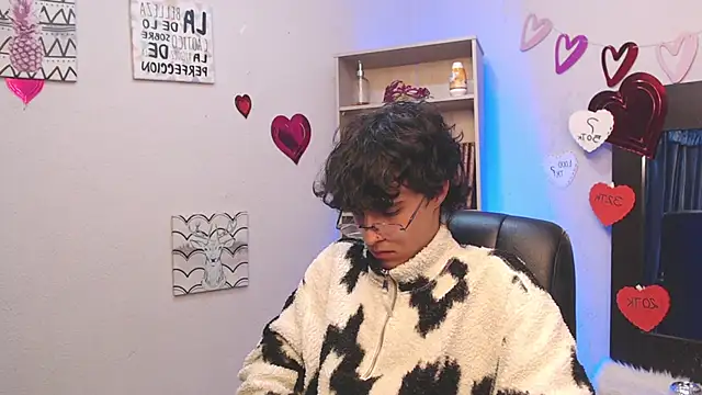 Jeam hot online show from 7, 3, 2025