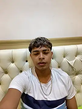 Snapshot of dafnezahiraa_ chatting on 27, 12, 2024 dafnezahiraa  online show from 27, 12, 2024