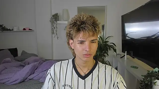 santy-kitty online show from 28, 10, 2025