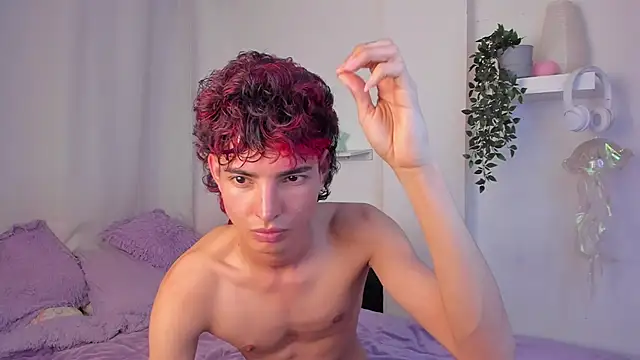 Snapshot of santy-kitty chatting on 13, 3, 2026 santy-kitty online show from 13, 3, 2026