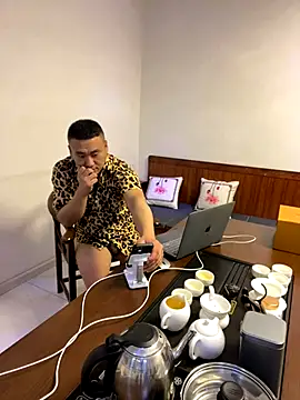 Snapshot of ShaoZian_1 chatting on 31, 10, 2025 ShaoZian 1 online show from 31, 10, 2025