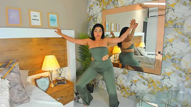 EmaBakker online show from 1, 3, 2025