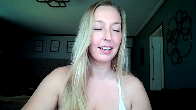 lucyallen4201 online show from 11, 12, 2024