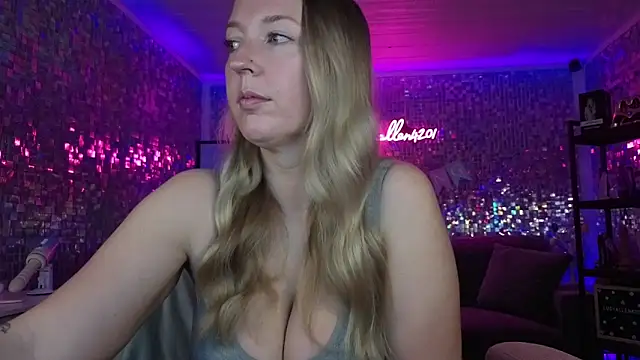 Snapshot of lucyallen4201 chatting on 15, 4, 2026 lucyallen4201 online show from 15, 4, 2026