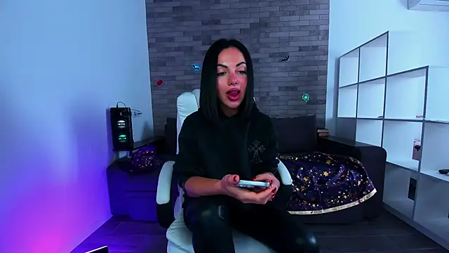 Snapshot of AddictedSabi chatting on 5, 10, 2025 AddictedSabi online show from 5, 10, 2025