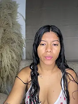 Snapshot of NiaBlanco chatting on 4, 12, 2025 NiaBlanco online show from 4, 12, 2025