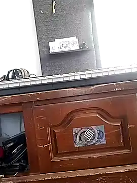 QcMisterv13 online show from 5, 1, 2025