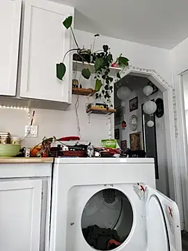 QcMisterv13 online show from 6, 4, 2026