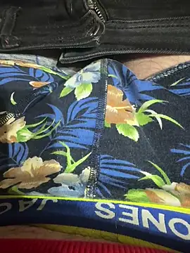 HAPPYKYLI online show from 23, 12, 2024