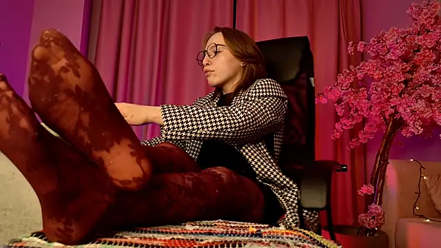 Snapshot of AphexQueen chatting on 10, 10, 2025 AphexQueen online show from 10, 10, 2025