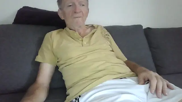 Snapshot of naturiste974 chatting on 2, 6, 2026 naturiste974 online show from 2, 6, 2026