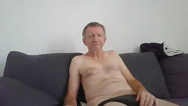 Snapshot of naturiste974 chatting on 3, 7, 2026 naturiste974 online show from 3, 7, 2026