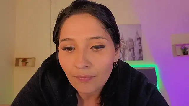 Snapshot of emily_leinner chatting on 12, 5, 2026 emily leinner online show from 12, 5, 2026