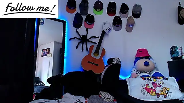 Snapshot of twink_sebas_ chatting on 2, 12, 2024 twink sebas online show from 2, 12, 2024