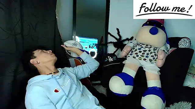 Snapshot of twink_sebas_ chatting on 11, 12, 2024 twink sebas online show from 11, 12, 2024