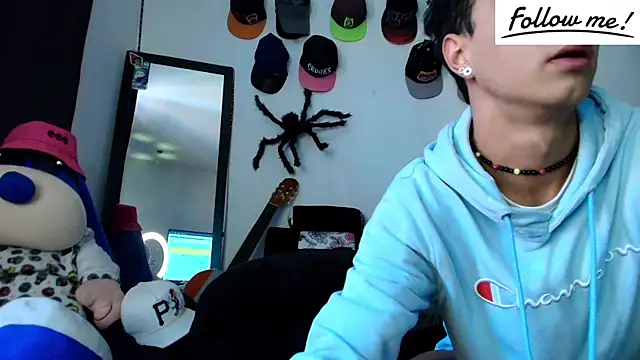 Snapshot of twink_sebas_ chatting on 11, 12, 2024 twink sebas online show from 11, 12, 2024