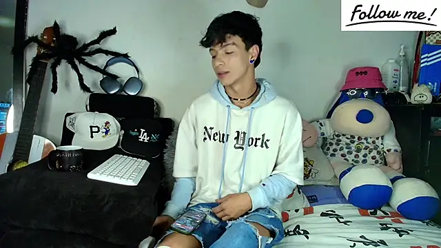 Snapshot of twink_sebas_ chatting on 12, 12, 2024 twink sebas online show from 12, 12, 2024