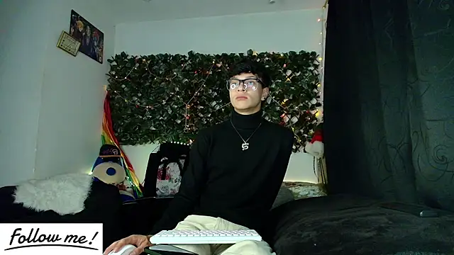 Snapshot of twink_sebas_ chatting on 10, 1, 2025 twink sebas online show from 10, 1, 2025