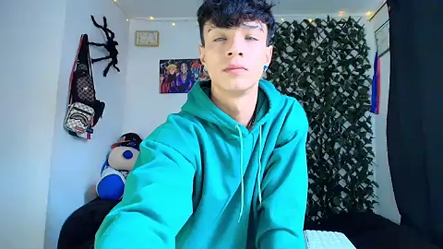 Snapshot of twink_sebas_ chatting on 8, 2, 2025 twink sebas online show from 8, 2, 2025