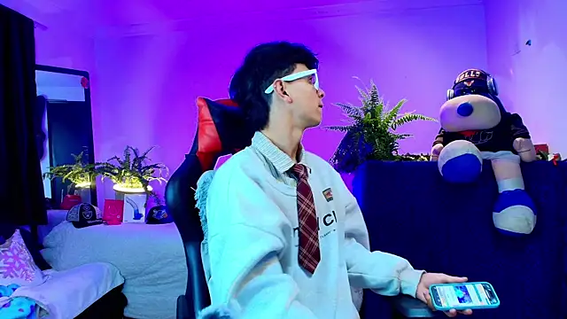 Snapshot of twink_sebas_ chatting on 12, 10, 2025 twink sebas online show from 12, 10, 2025