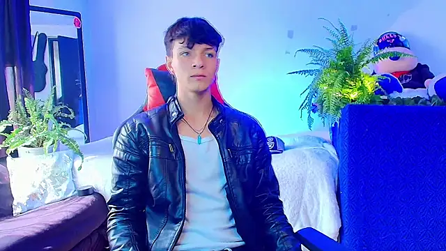 Snapshot of twink_sebas_ chatting on 15, 10, 2025 twink sebas online show from 15, 10, 2025