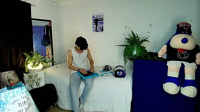 Snapshot of twink_sebas_ chatting on 17, 10, 2025 twink sebas online show from 17, 10, 2025