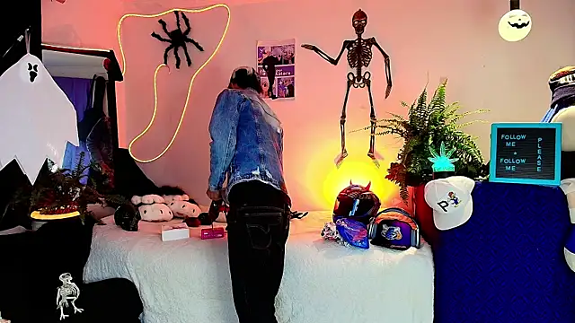 Snapshot of twink_sebas_ chatting on 21, 10, 2025 twink sebas online show from 21, 10, 2025