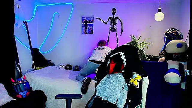 Snapshot of twink_sebas_ chatting on 4, 11, 2025 twink sebas online show from 4, 11, 2025