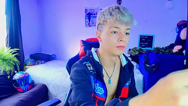 Snapshot of twink_sebas_ chatting on 14, 11, 2025 twink sebas online show from 14, 11, 2025